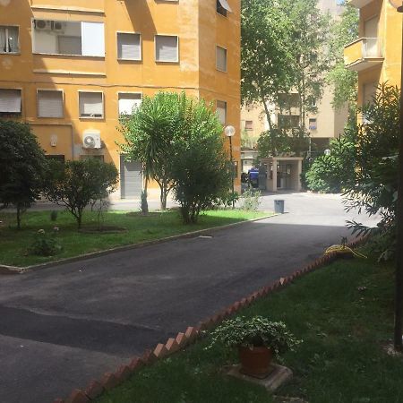Female Dormitory For Only Female Bed and Breakfast Roma Exterior foto